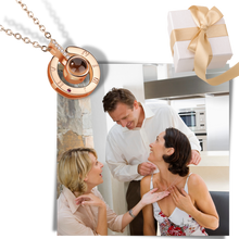 Carica l'immagine nel visualizzatore di Gallery, "Jeg elsker dig"-halskæde på 100 sprog - Ozerty
