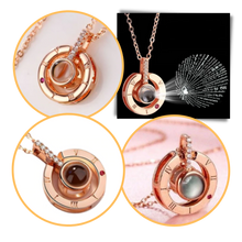 Carica l'immagine nel visualizzatore di Gallery, "Jeg elsker dig"-halskæde på 100 sprog - Ozerty
